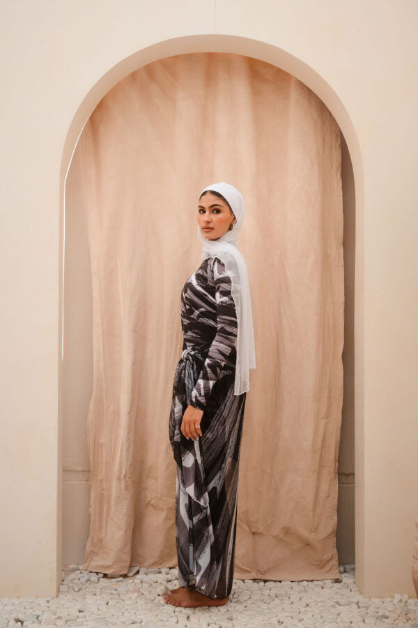 Huruf-Black Waist Wrap