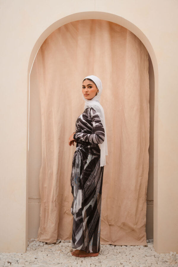 Huruf-Black Waist Wrap